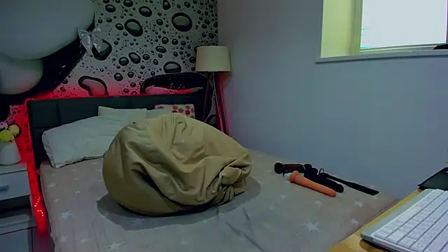 AlmaFancy online show from April 15, 5:52 am