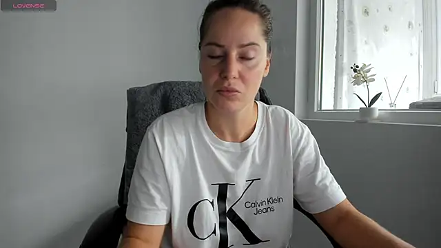 Snapshot of DiamondKay chatting on October 1, 6:07 am DiamondKay online show from October 1, 6:07 am