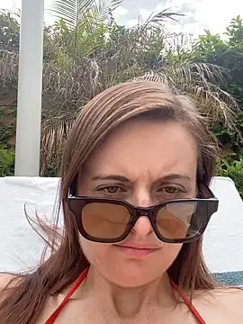 PhotoBabe online show from April 22, 6:27 pm