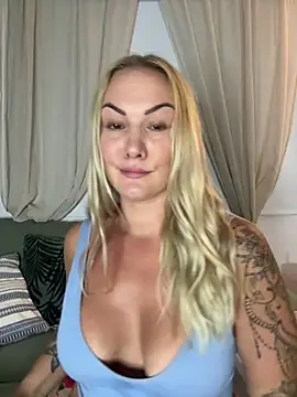 Snapshot of NastyMilf_ chatting on October 5, 7:41 pm NastyMilf online show from October 5, 7:41 pm