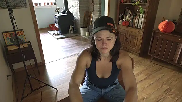 MarcyJones online show from October 25, 2:35 pm