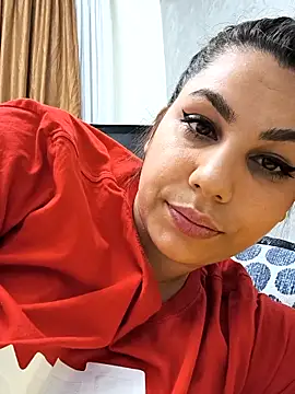 Snapshot of Emma_Muller32 chatting on October 3, 1:22 am Emma Muller32 online show from October 3, 1:22 am