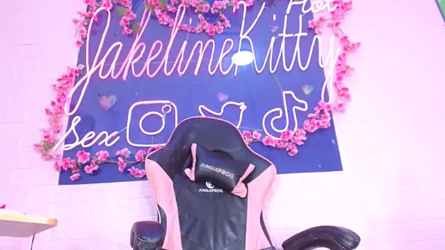 Snapshot of JakelineKitty chatting on September 12, 4:25 pm JakelineKitty online show from September 12, 4:25 pm