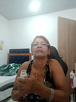 BustyMilf  online show from October 15, 1:03 pm