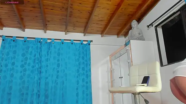 emily hornett online show from March 14, 2:34 am