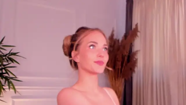 daisyd001 online show from March 10, 7:45 am