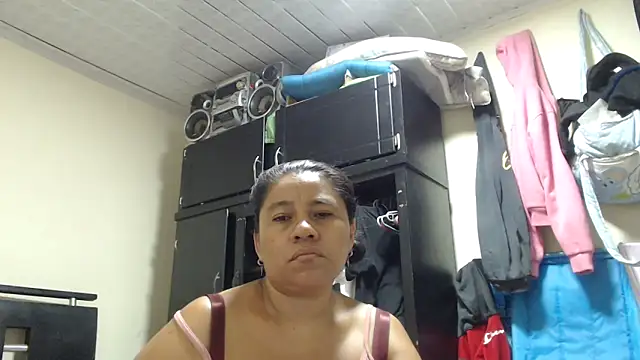 adrixxx38 online show from April 12, 10:56 pm