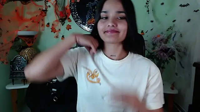 Snapshot of DestinyHills chatting on October 11, 12:41 pm DestinyHills online show from October 11, 12:41 pm