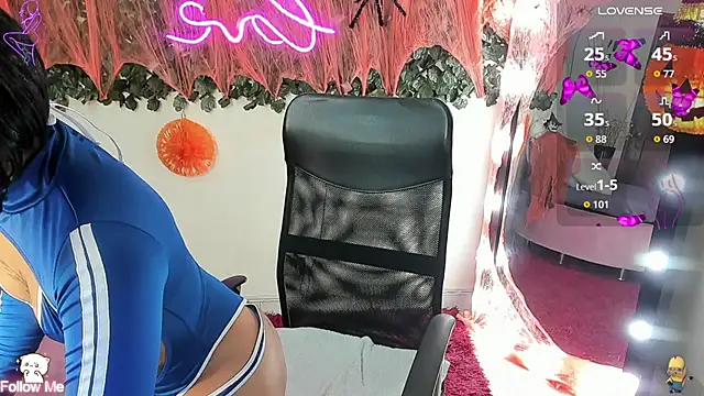 DestinyHills online show from October 30, 12:28 pm