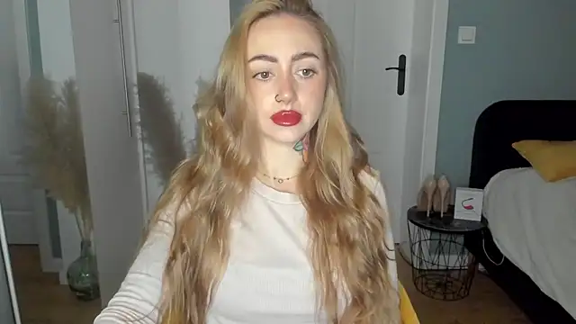 sexyCoralie online show from May 7, 6:28 am