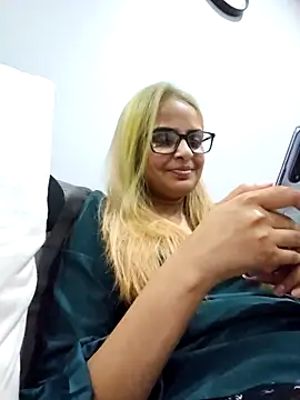 DirtySnowball69 online show from September 10, 5:46 pm