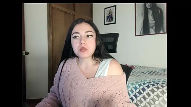 Snapshot of Honey_Aynur20 chatting on October 4, 10:14 pm Honey Aynur20 online show from October 4, 10:14 pm