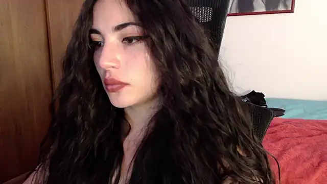 Snapshot of Honey_Aynur20 chatting on September 18, 8:29 pm Honey Aynur20 online show from September 18, 8:29 pm