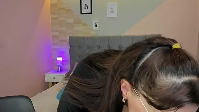  Abril W online show from November 1, 2:05 am