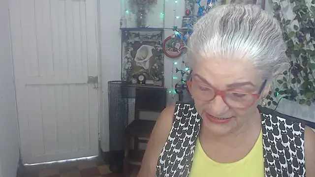 FunnyGrandma online show from December 18, 8:46 pm