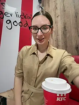 The Snowwhitee online show from March 20, 9:09 pm