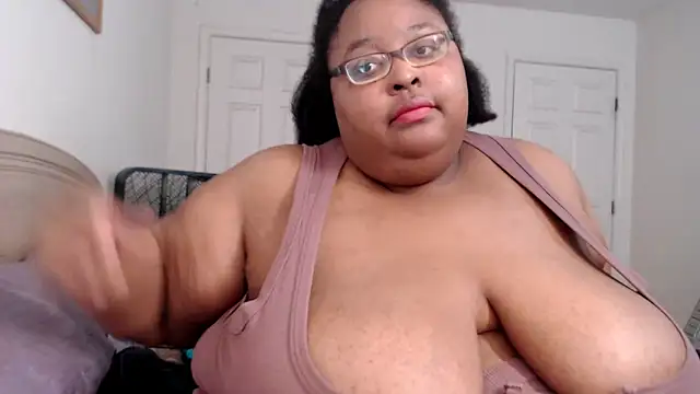 Loves Aura online show from March 7, 1:12 am