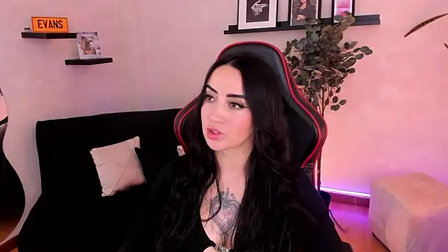 EmmyEvans1 online show from November 10, 7:42 pm