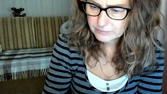 lauraoven online show from October 26, 9:16 am