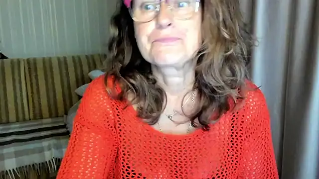 Snapshot of lauraoven chatting on October 7, 2:54 pm lauraoven online show from October 7, 2:54 pm