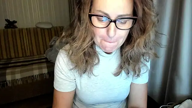 lauraoven online show from November 12, 5:22 pm