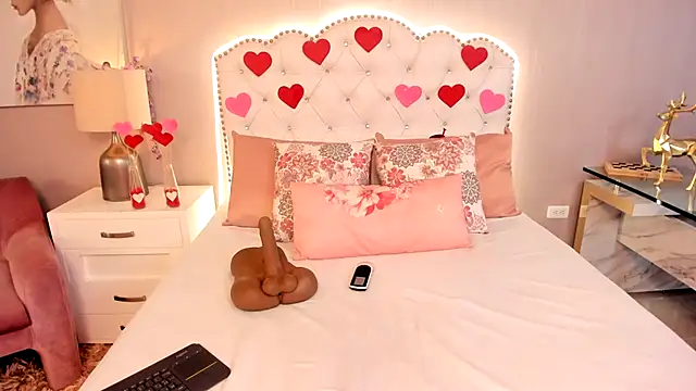 Sofiia W26 online show from February 14, 4:25 am