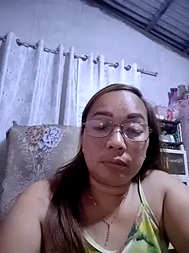 Snapshot of asianwet4u chatting on October 10, 3:06 pm asianwet4u online show from October 10, 3:06 pm