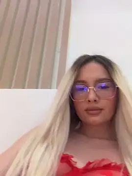 mollyxxx online show from December 3, 2:36 am