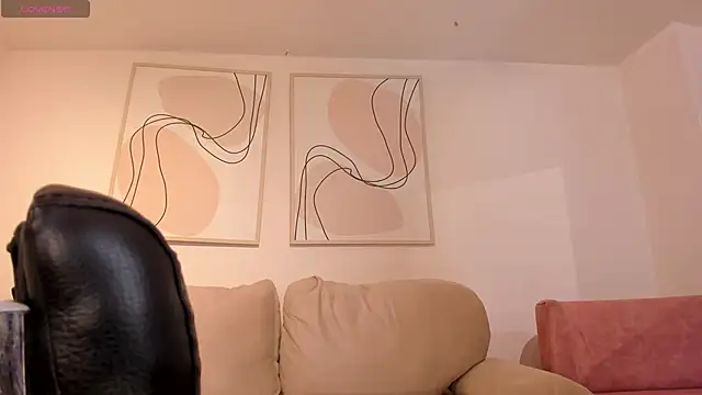 MiaRoberts1 online show from March 30, 8:19 pm