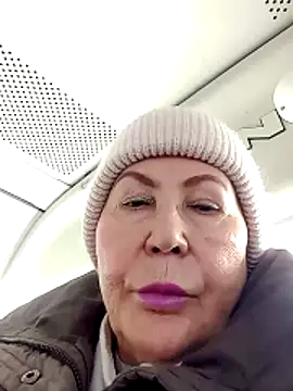 Hottie-Mom online show from February 19, 11:54 am