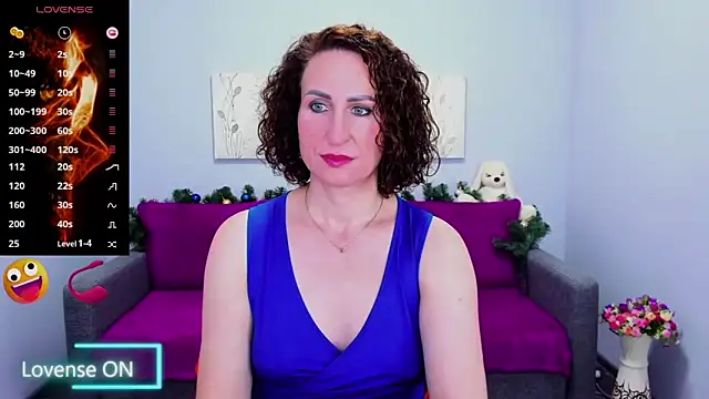 Nia Smithh online show from December 17, 1:37 pm