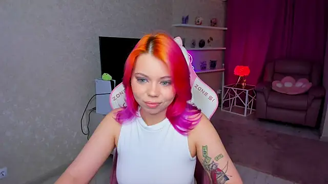 EnergyBunny 1 online show from April 18, 7:58 pm