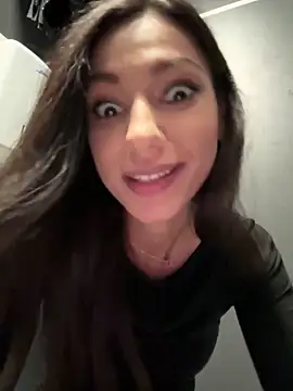  MiaQueen  online show from December 19, 10:24 pm