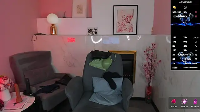 KylieMellow online show from March 27, 1:45 pm