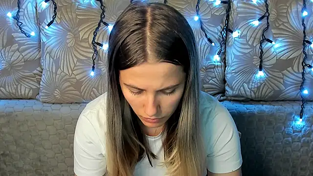 MaggieCake online show from October 22, 2:38 am