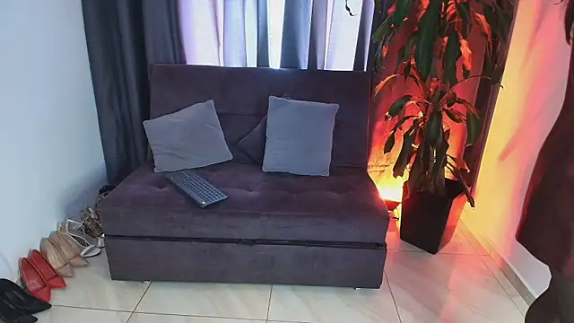 Aliciawonderxx online show from March 29, 9:36 pm