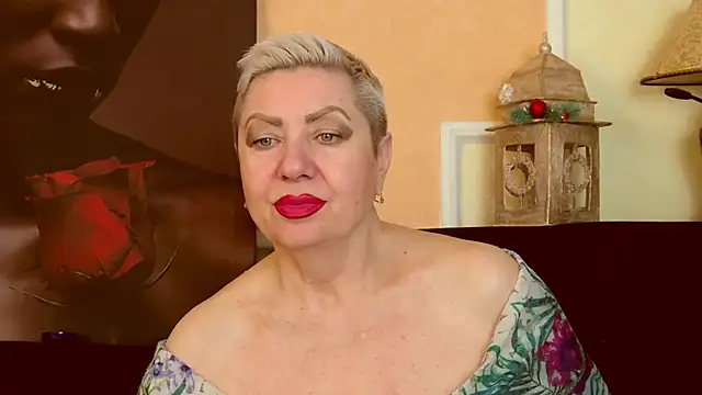 LadyPosh online show from December 17, 10:47 pm