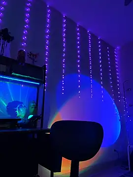 thebrattygoddess online show from December 4, 11:01 am