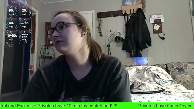 TurtleLady420 online show from September 25, 12:10 am