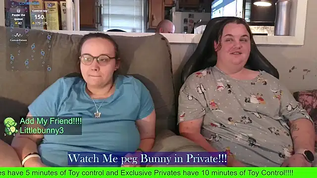 TurtleLady420 online show from October 2, 11:10 pm