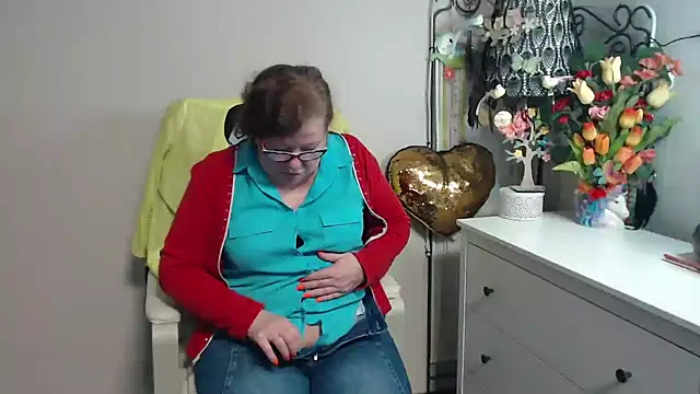 Adelewildx online show from March 26, 5:09 am