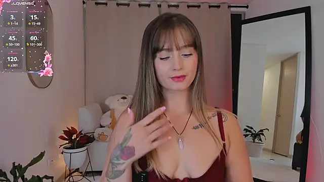 Snapshot of roxie_gates_ chatting on October 12, 2:14 am roxie gates online show from October 12, 2:14 am