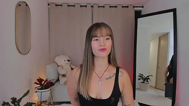 Snapshot of roxie_gates_ chatting on October 13, 2:25 am roxie gates online show from October 13, 2:25 am
