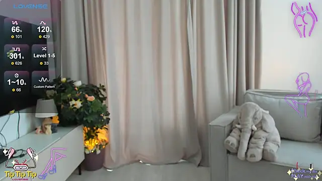 Snapshot of KerryCandy_Girl chatting on September 13, 10:01 am KerryCandy Girl online show from September 13, 10:01 am