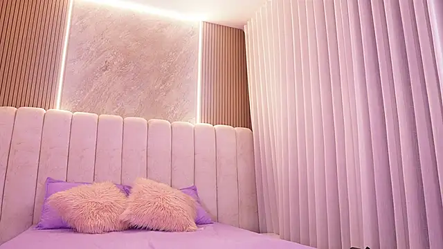 emyli sw  online show from March 6, 3:23 am