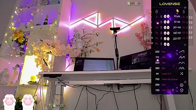 Elena-Marilyn online show from April 16, 9:25 pm