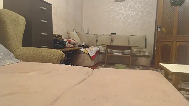 Amy August online show from March 22, 6:03 pm