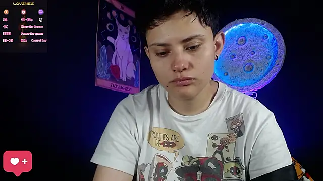 girl intense444 online show from February 3, 1:27 pm