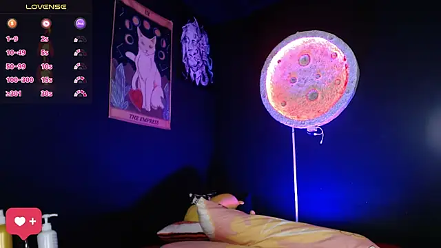 girl intense444 online show from November 12, 7:34 pm