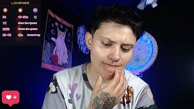 girl intense444 online show from December 16, 1:39 pm